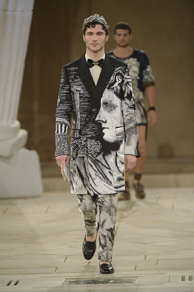 Dolce & Gabbana pays homage to Ancient Greece [PHOTOS & VIDEO] - Neos ...