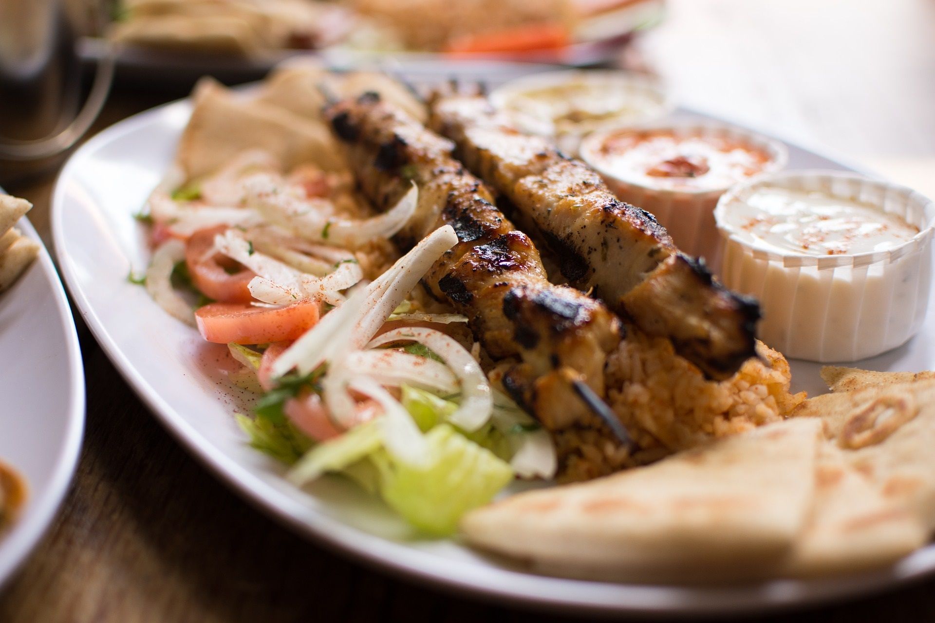 greek-food-truck-is-most-popular-place-to-eat-in-swansea-neos-kosmos