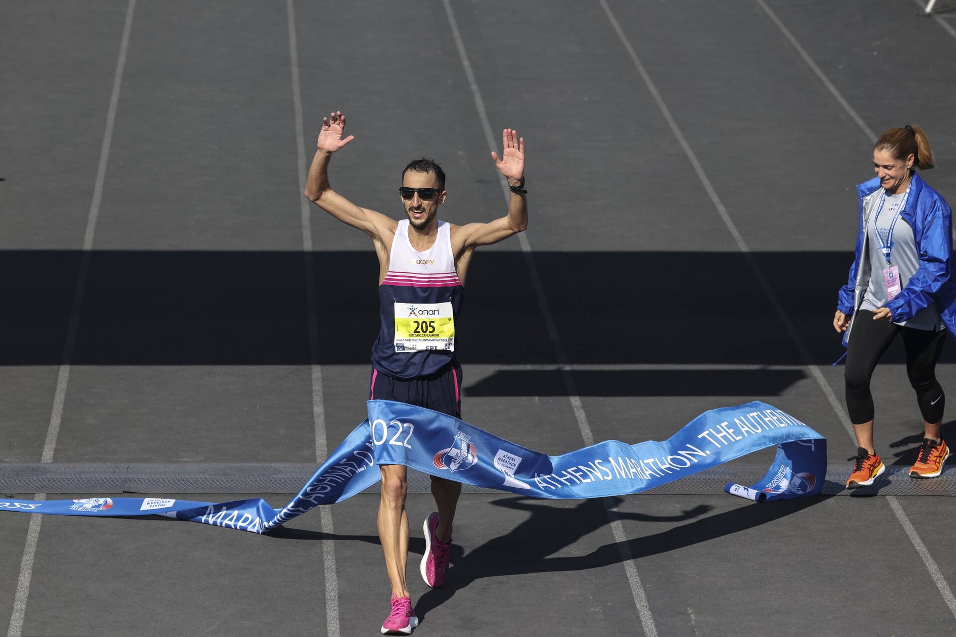 Vasiliki Konstantinopoulou wins 39th Athens Authentic Marathon after