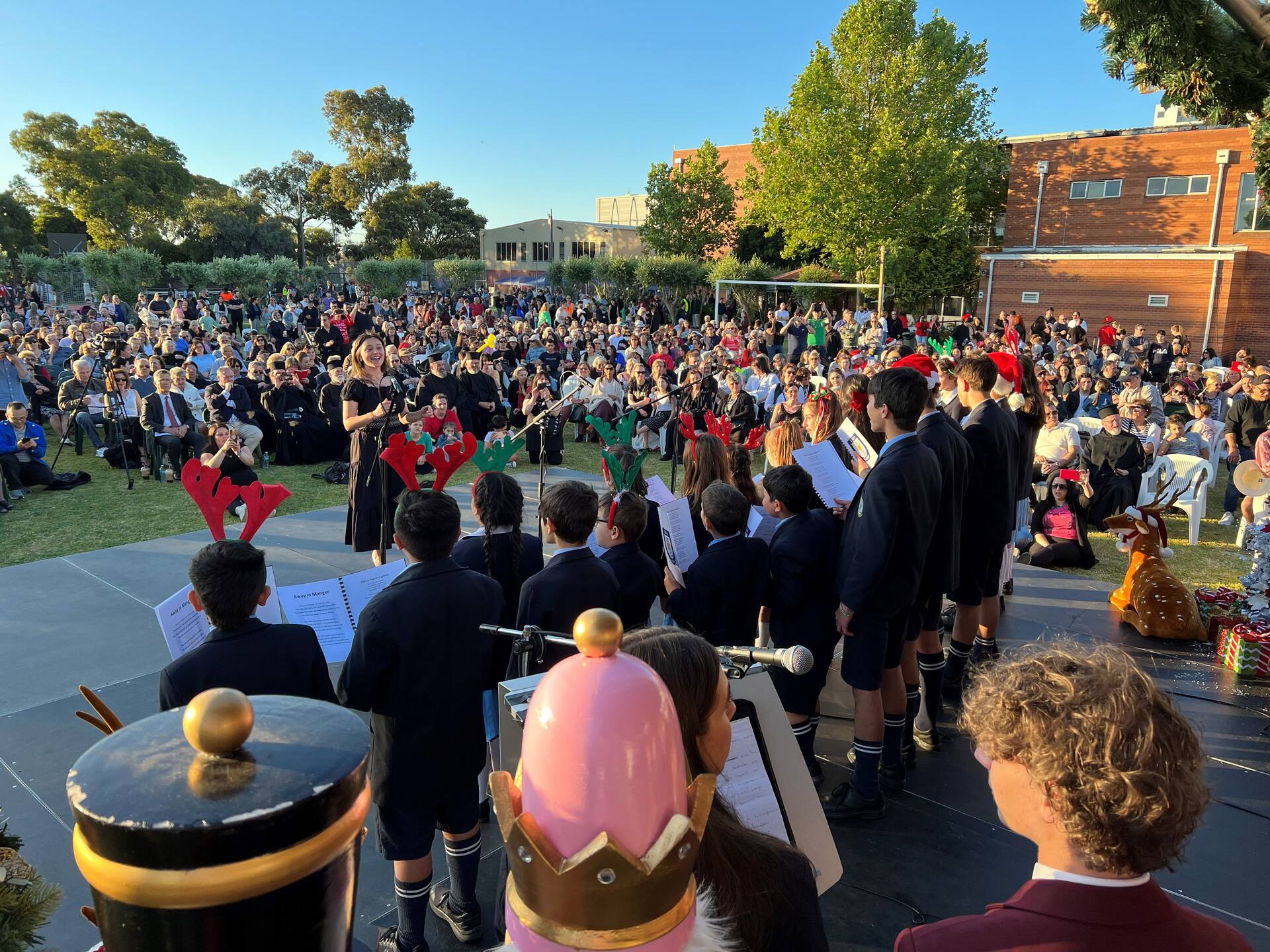 Carols By Candlelight Move Thousands Of Melburnians Ahead Of Christmas 