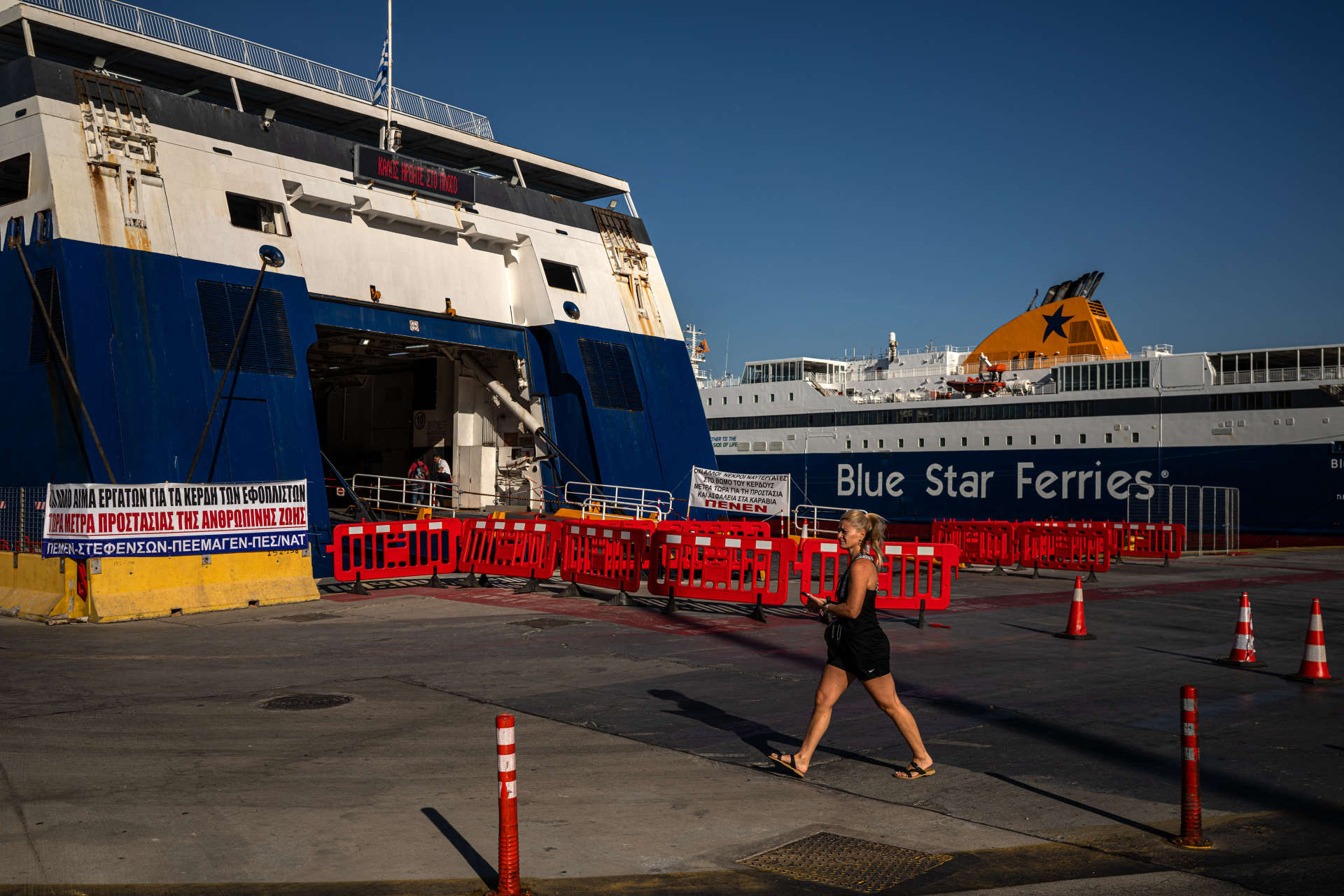 Strike over seaman’s death blocks ferries at main Greek port
