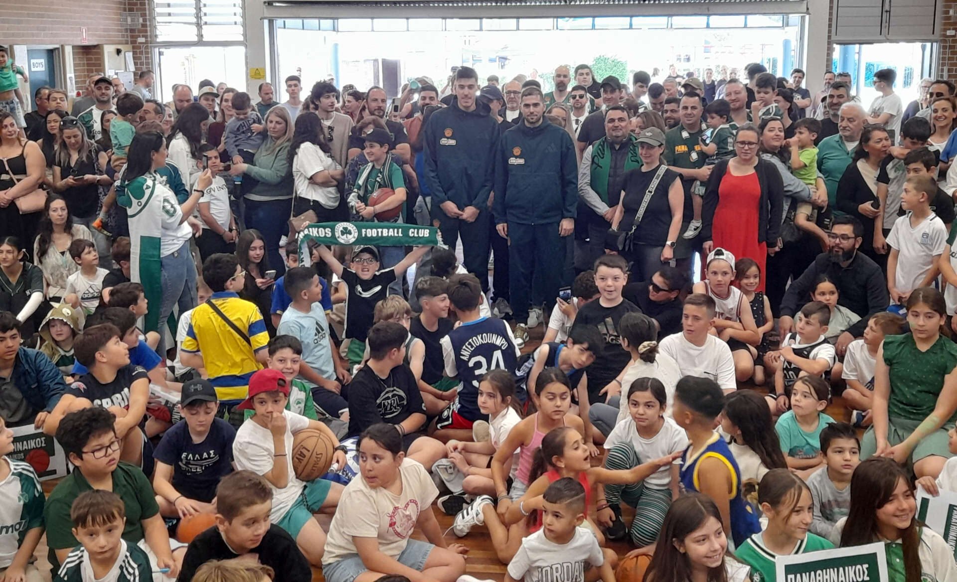 Historic visit by Panathinaikos to Greek schools in NSW