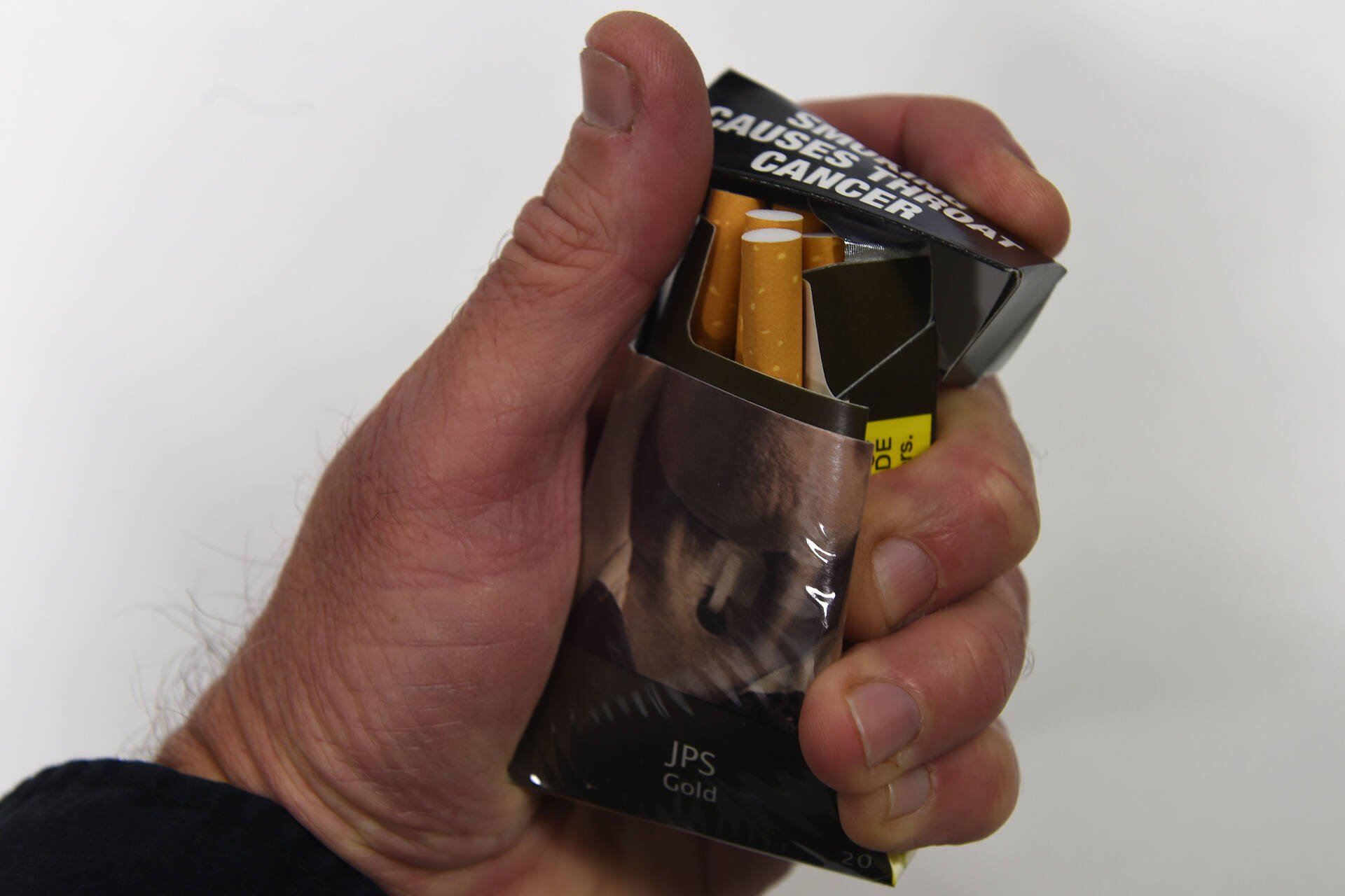 Call to treat tobacco like asbestos and shut down shops